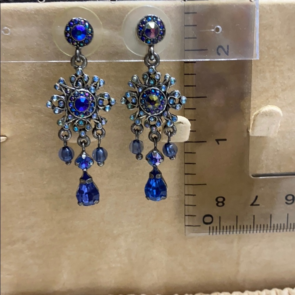 Dangle earrings
